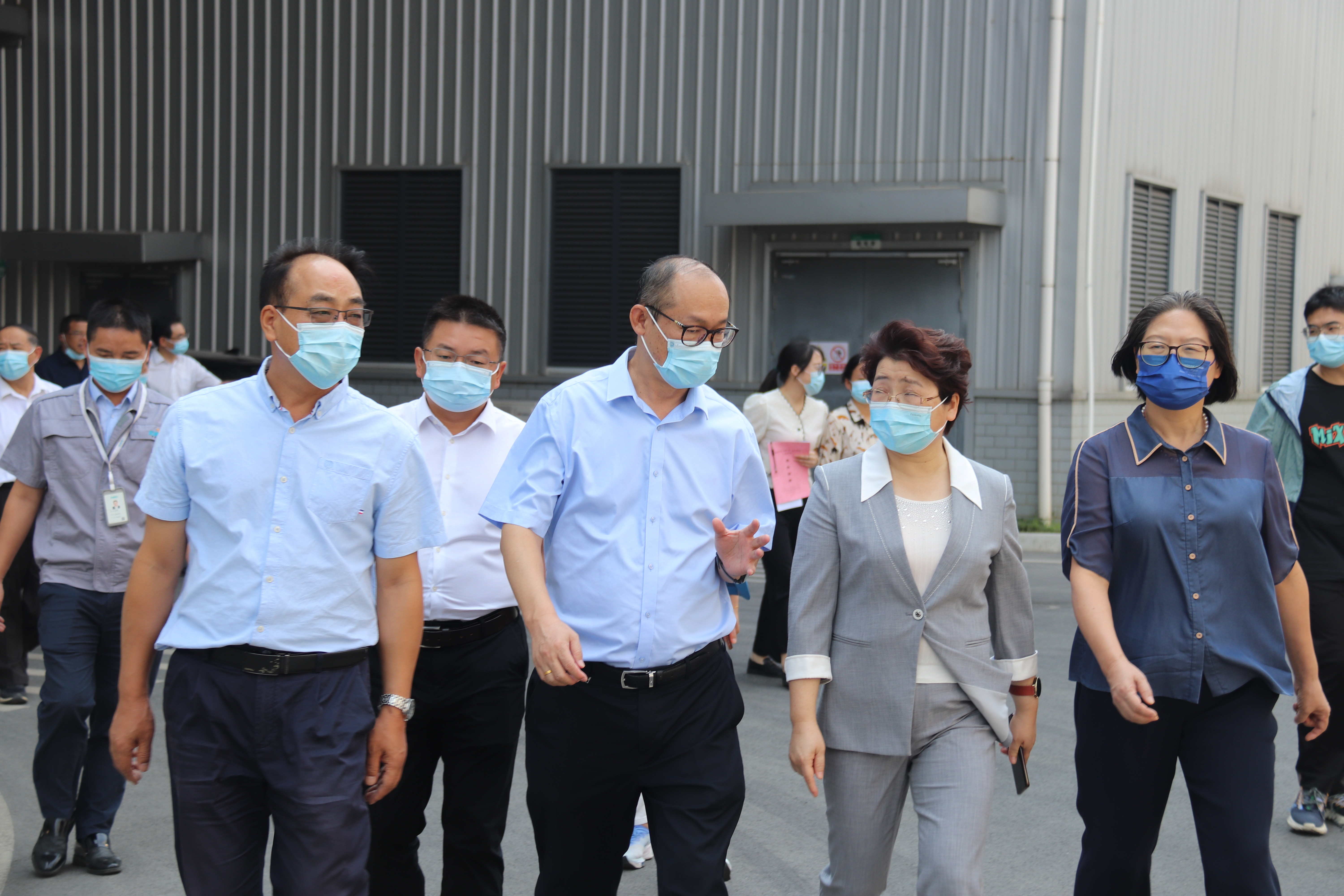 十三屆全國(guó)人大代表邵陽(yáng)小組和部分省、市人大代表2022年專(zhuān)題調(diào)研團(tuán)一行蒞臨我司調(diào)研